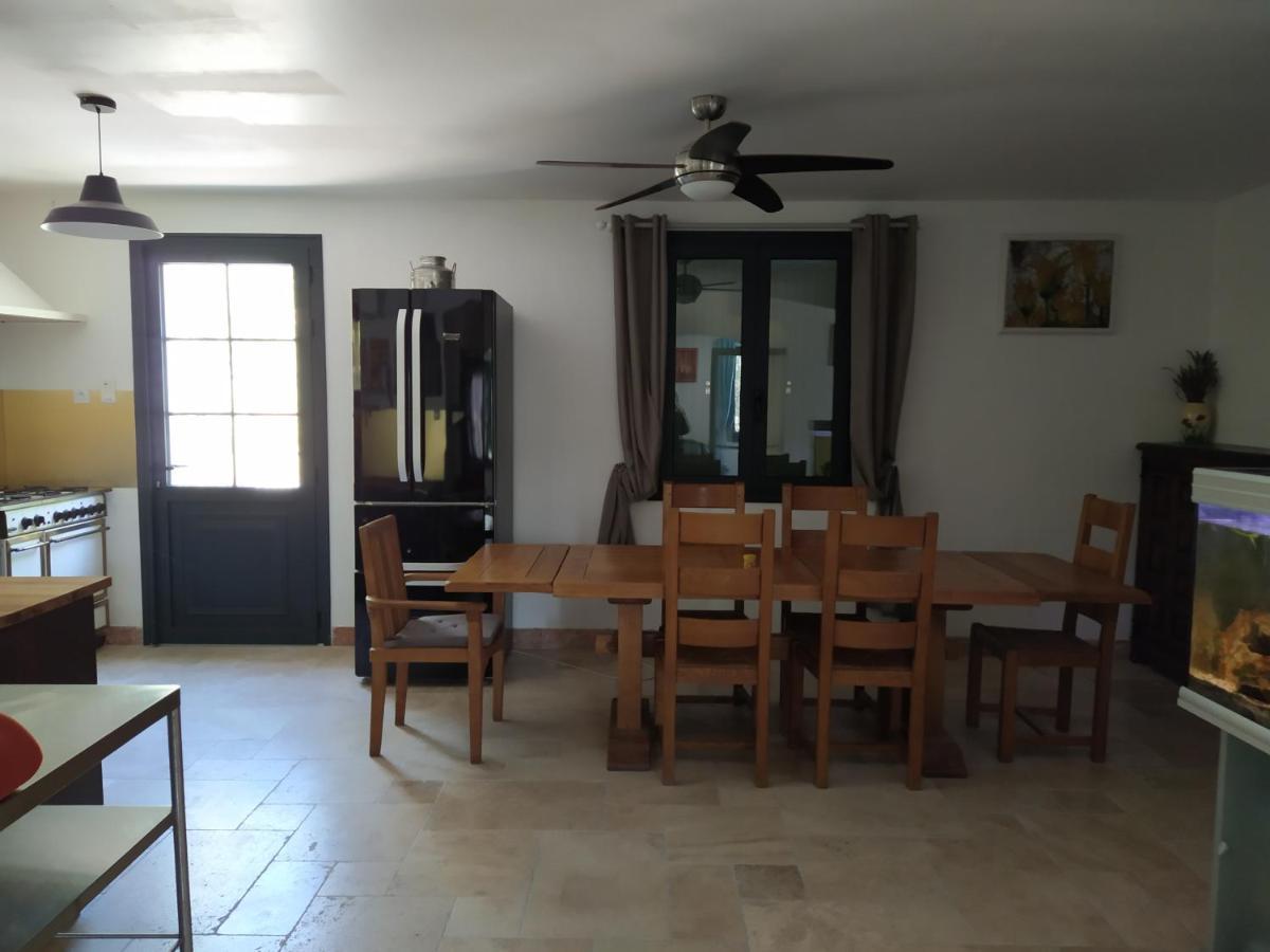 Grand Appartement En Face Du Village Мустие Сен Мари Екстериор снимка