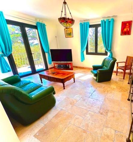 Grand Appartement En Face Du Village Мустие Сен Мари Екстериор снимка